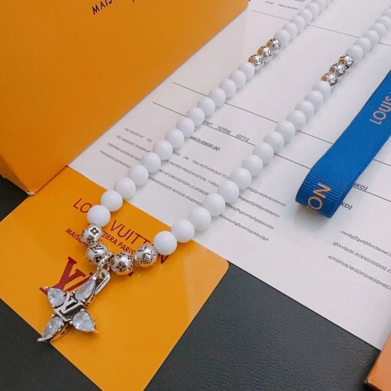 AllSeason Louis Vuitton Necklaces 249388