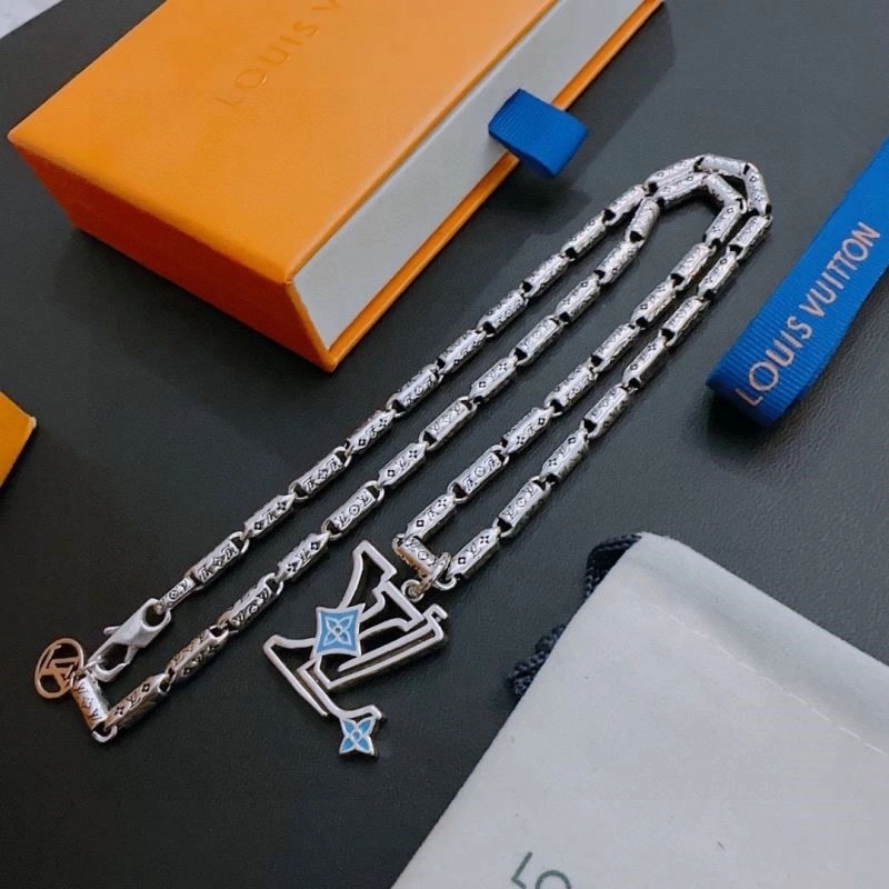Louis Vuitton Necklaces Trendsetting 249364