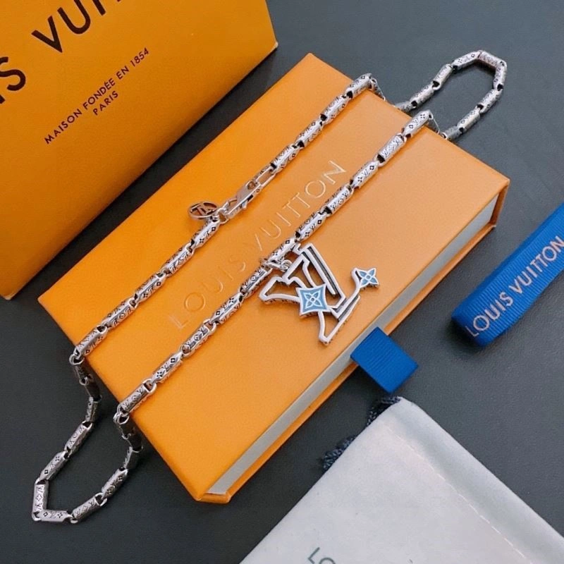 Louis Vuitton Necklaces Trendsetting 249364