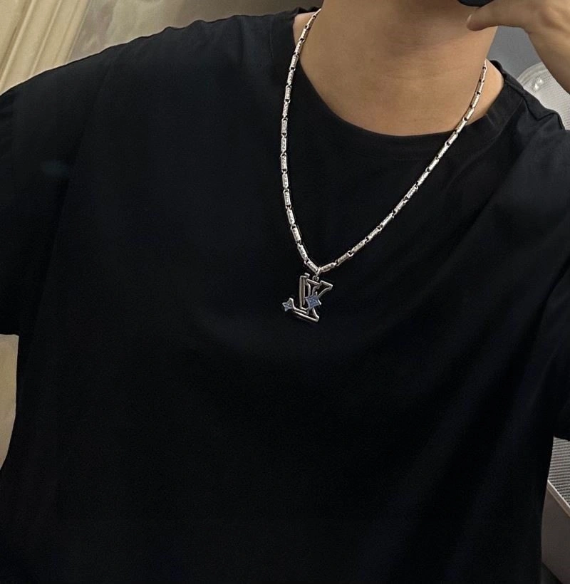Louis Vuitton Necklaces Trendsetting 249364