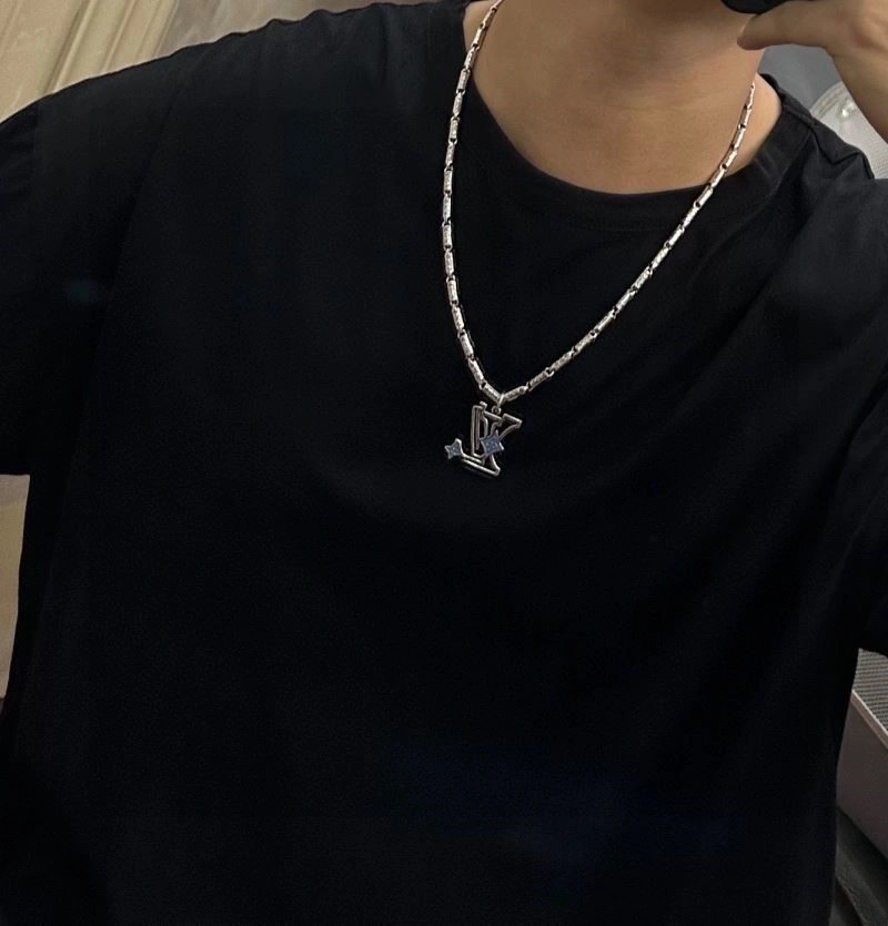 Louis Vuitton Necklaces Trendsetting 249364