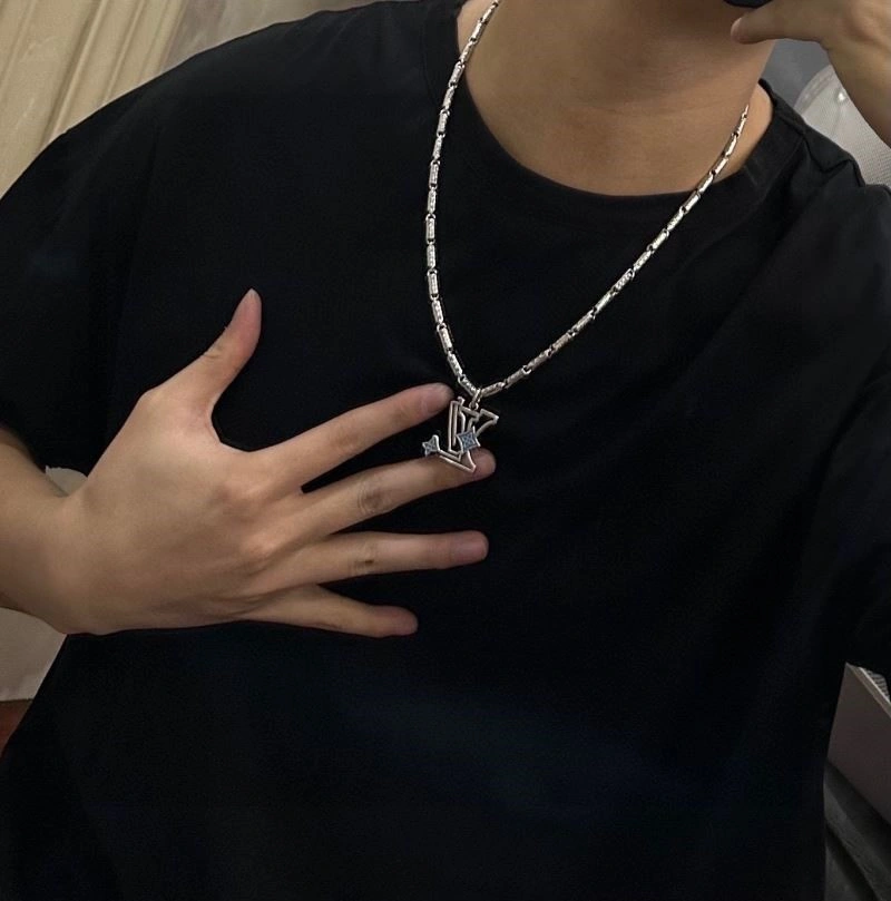 Louis Vuitton Necklaces Trendsetting 249364