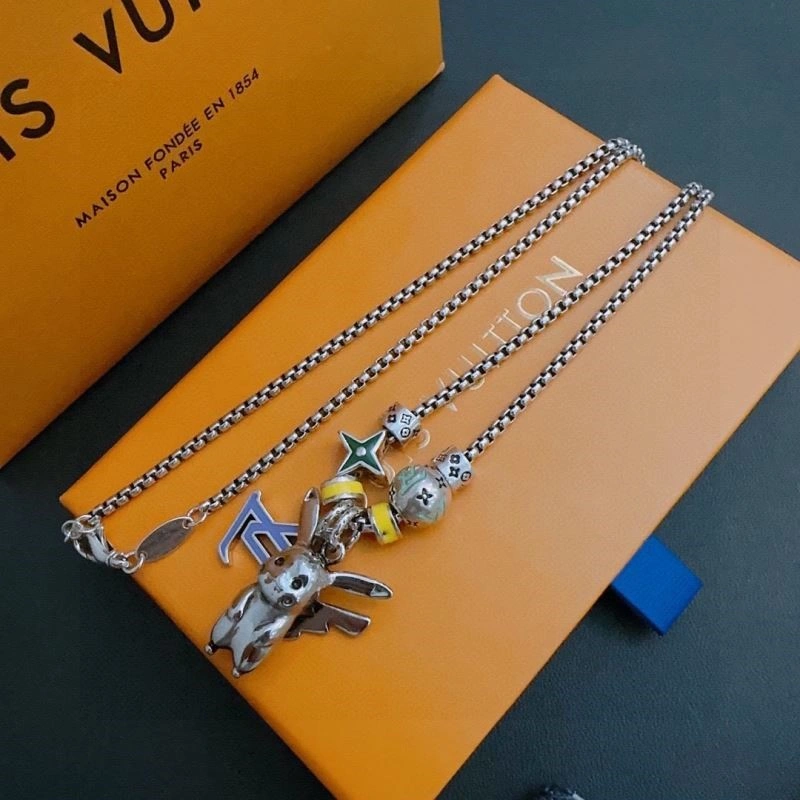 Lightweight Louis Vuitton Necklaces 249381