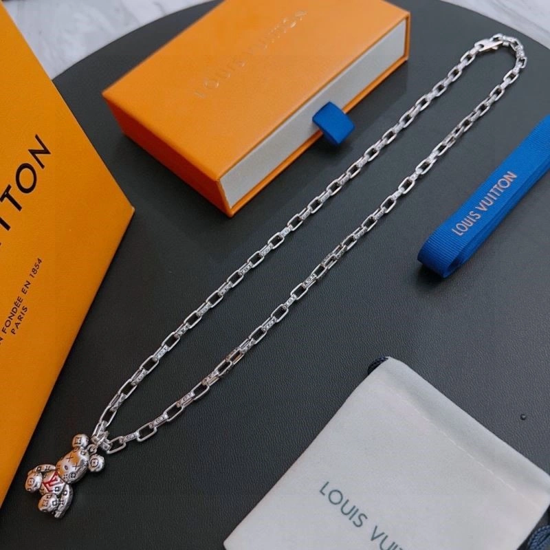 Contemporary Louis Vuitton Necklaces 249377
