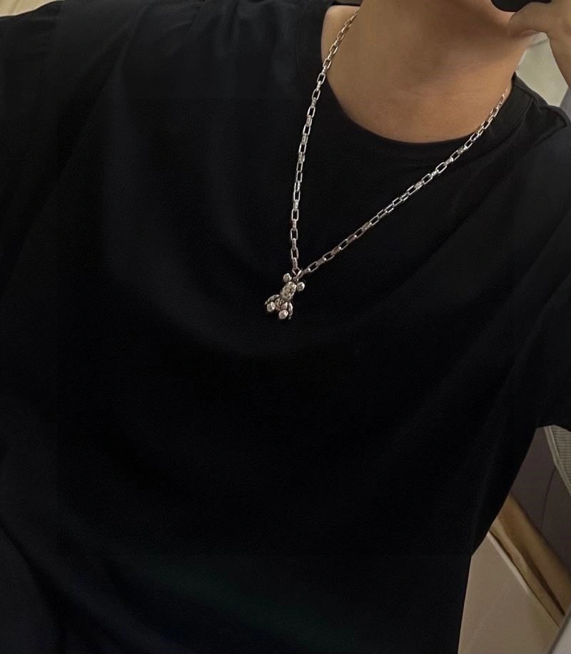 Contemporary Louis Vuitton Necklaces 249377