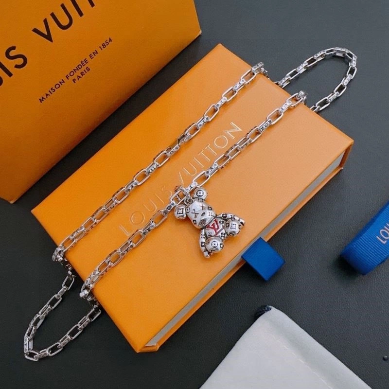 Contemporary Louis Vuitton Necklaces 249377