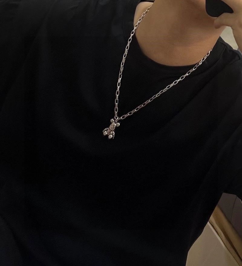 Contemporary Louis Vuitton Necklaces 249377