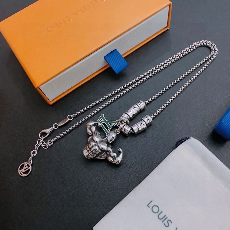 Louis Vuitton Necklaces EyeCatching 249357