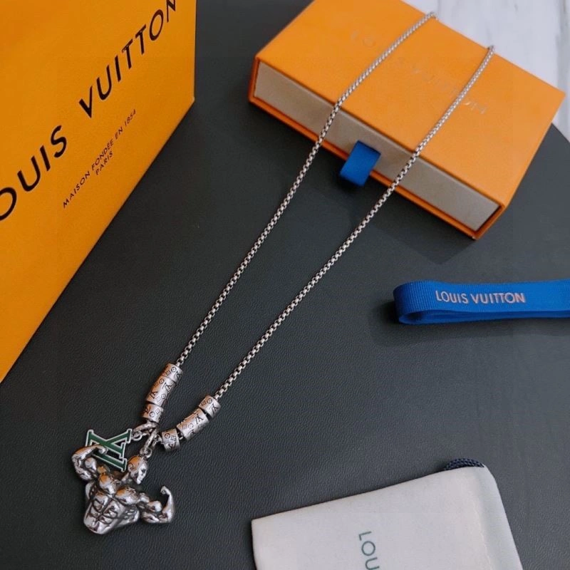 Louis Vuitton Necklaces EyeCatching 249357