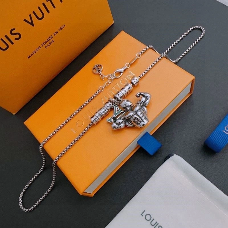 Louis Vuitton Necklaces EyeCatching 249357