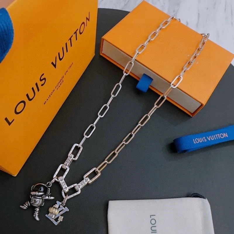 Louis Vuitton Necklaces Sustainable 249355