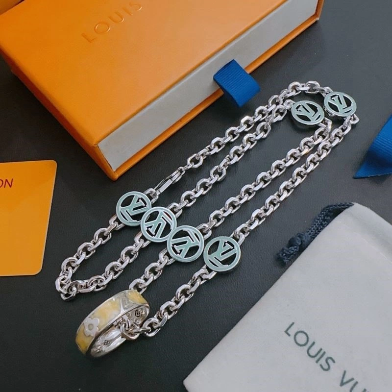 Bold Louis Vuitton Necklaces 249371