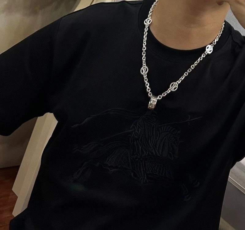 Cozy Louis Vuitton Necklaces 249361