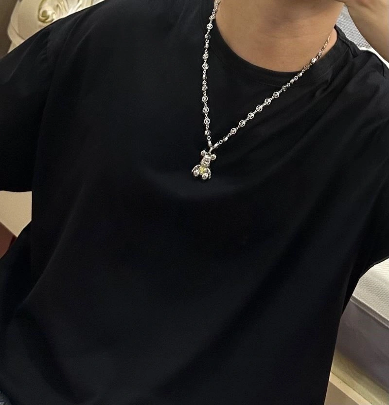 Breathable Louis Vuitton Necklaces 249366