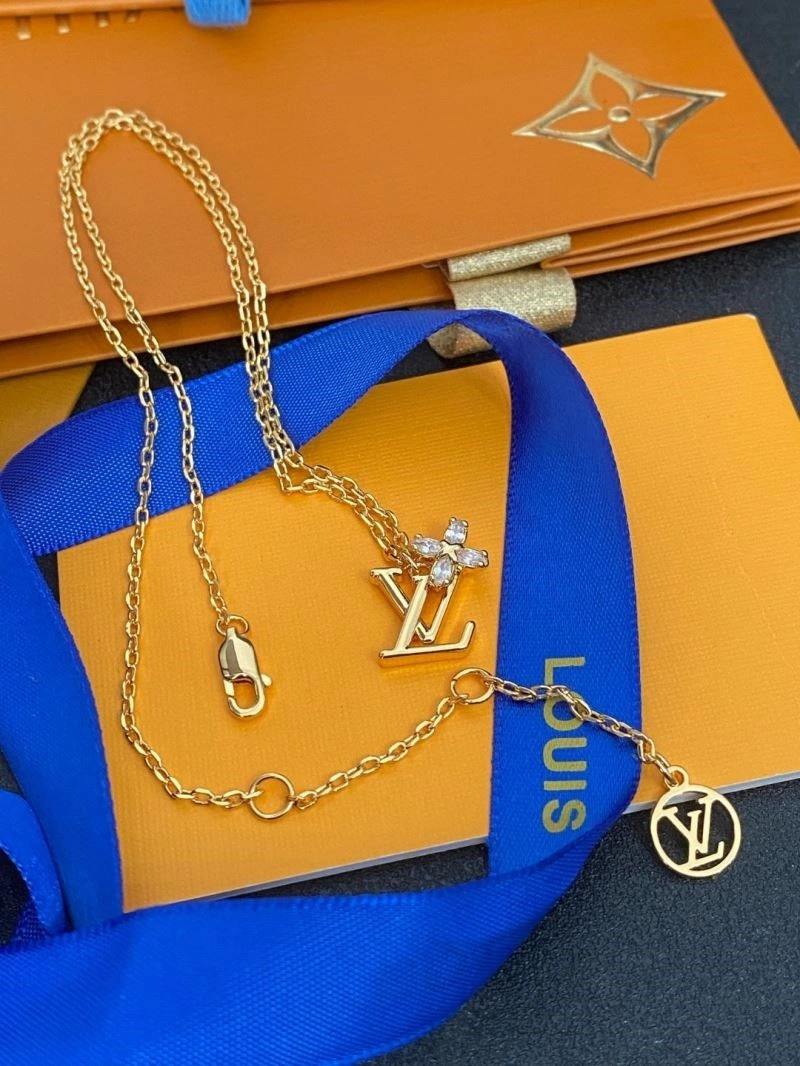 Louis Vuitton Necklaces Elegant 249353