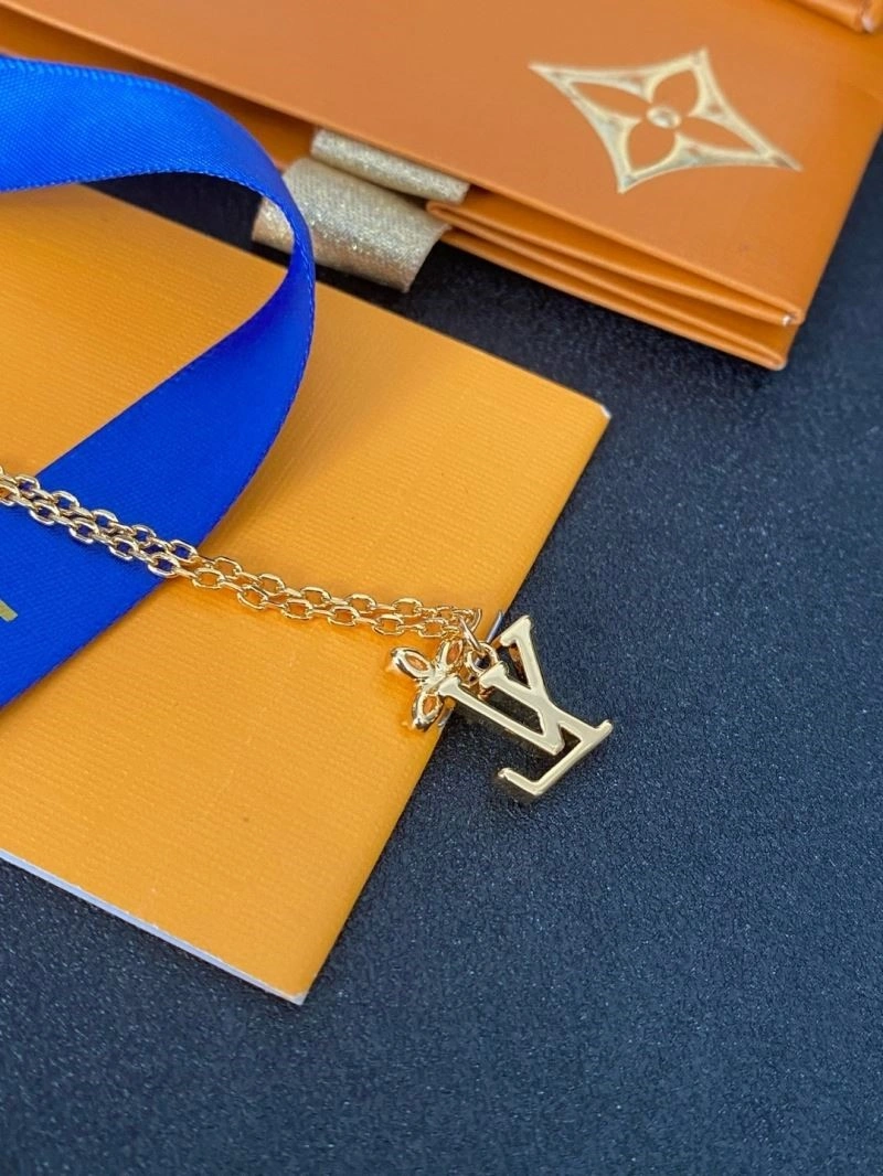 Louis Vuitton Necklaces Elegant 249353
