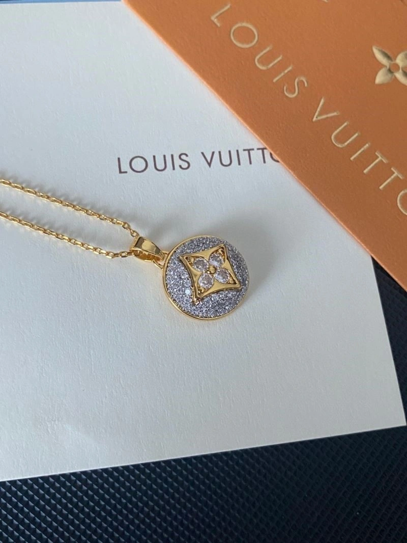 WeatherProof Louis Vuitton Necklaces 249354