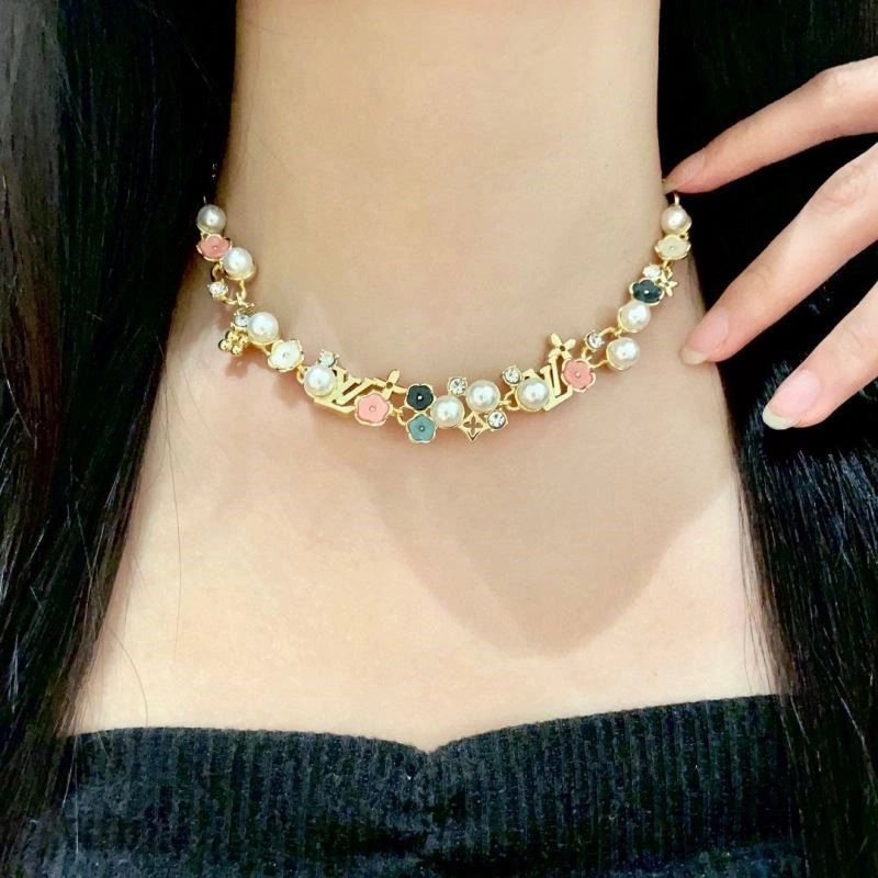 Louis Vuitton Necklaces Bright 249367