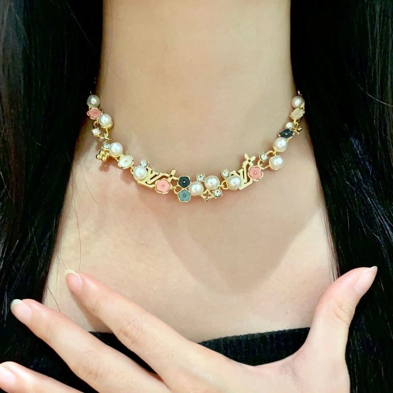 Louis Vuitton Necklaces Bright 249367