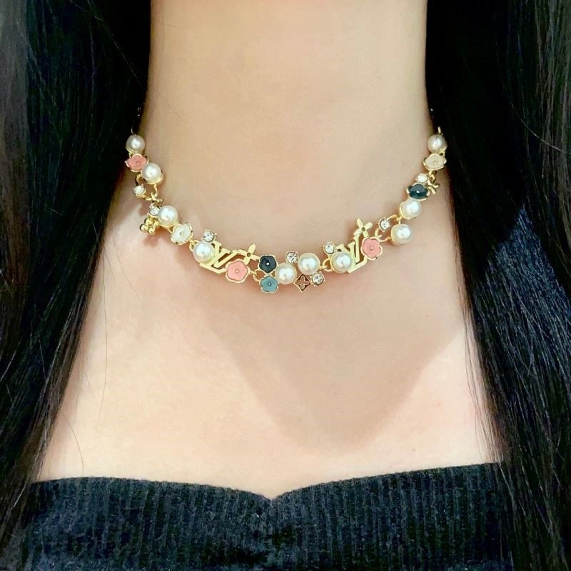 Louis Vuitton Necklaces Bright 249367