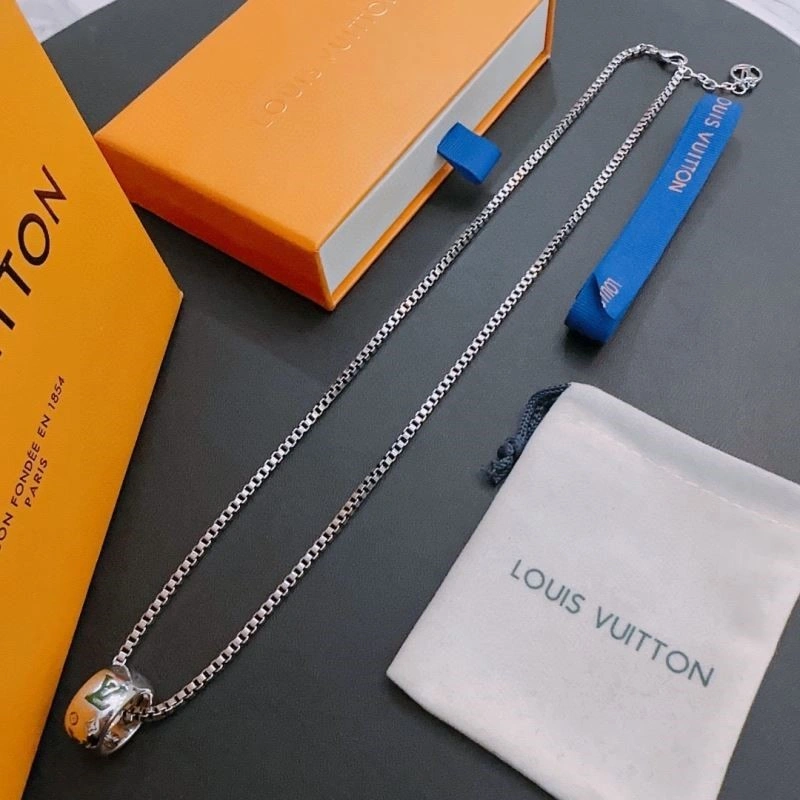 Louis Vuitton Necklaces Bright 249370