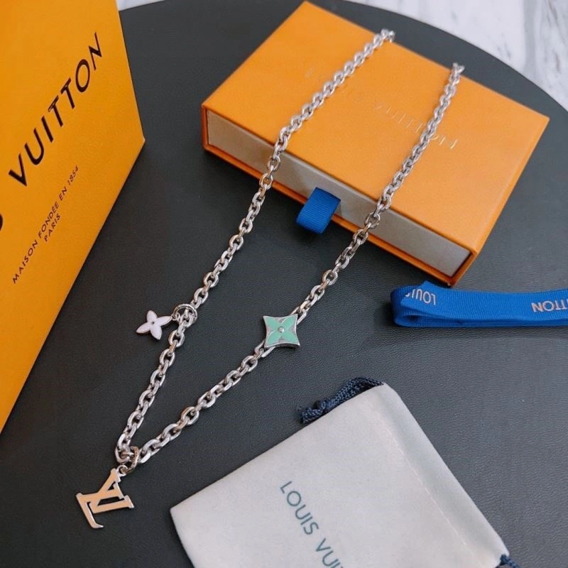 Louis Vuitton Necklaces Trendy 249376