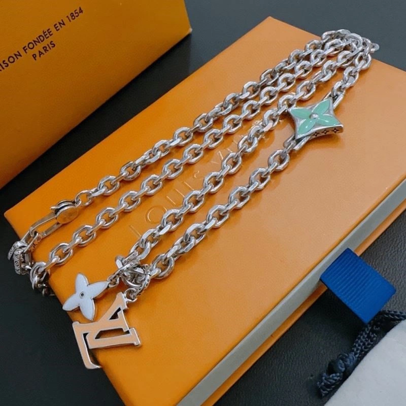 Louis Vuitton Necklaces Trendy 249376