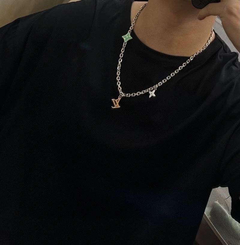 Louis Vuitton Necklaces Trendy 249376