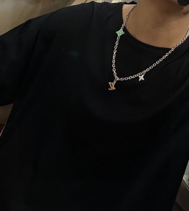 Louis Vuitton Necklaces Trendy 249376