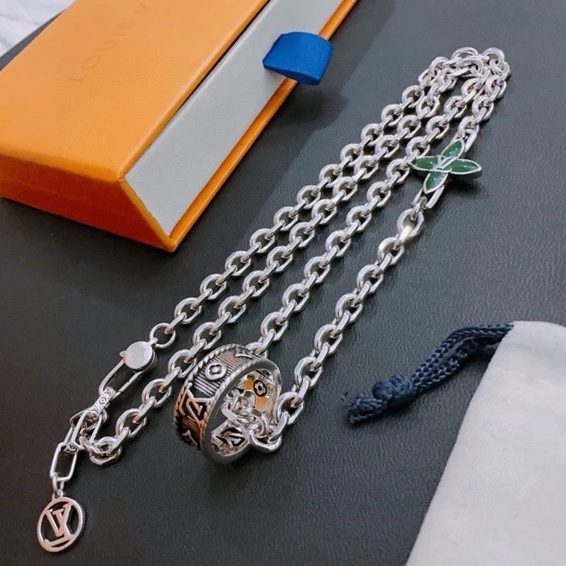 Louis Vuitton Necklaces Sophisticated 249358