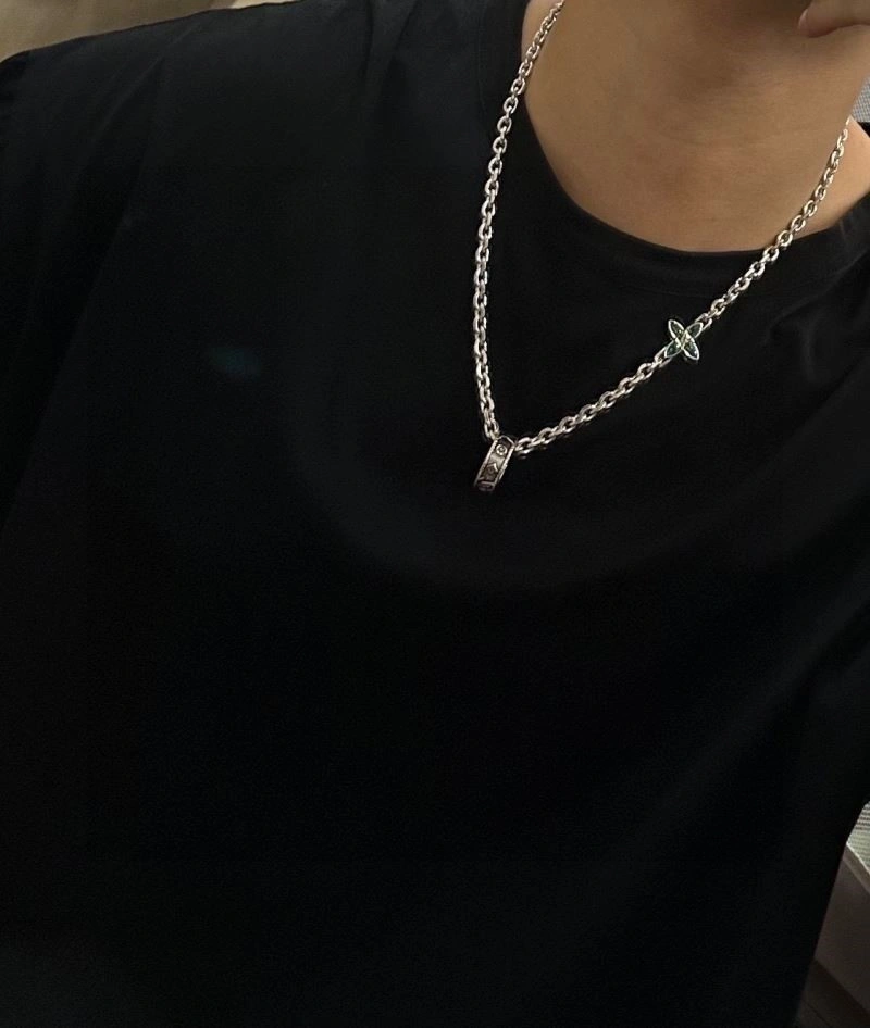 Louis Vuitton Necklaces Sophisticated 249358