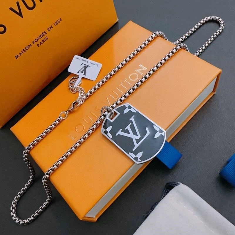 Popular Louis Vuitton Necklaces 249352