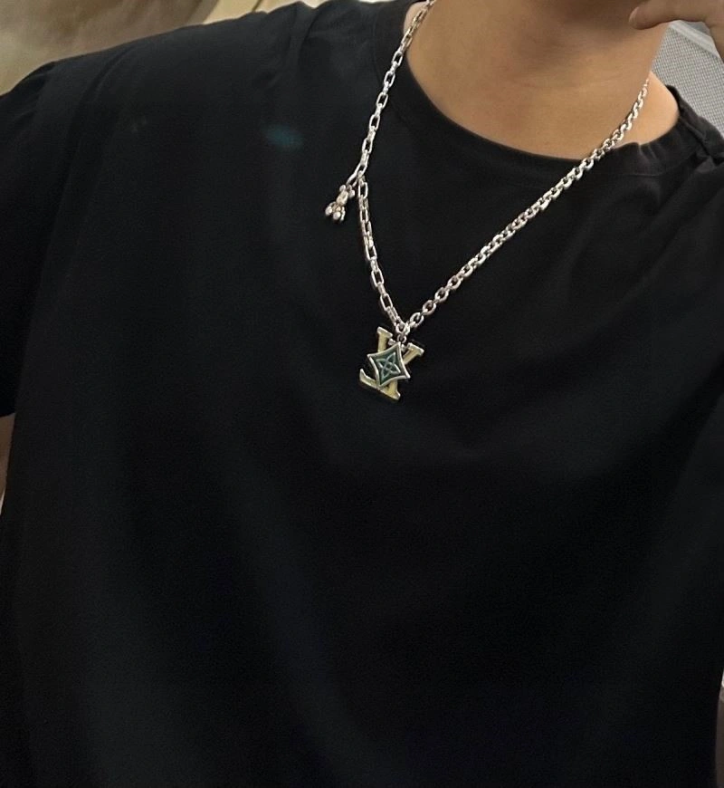 Louis Vuitton Necklaces Lightweight 249349