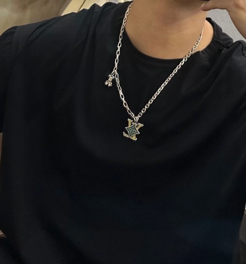 Louis Vuitton Necklaces Lightweight 249349