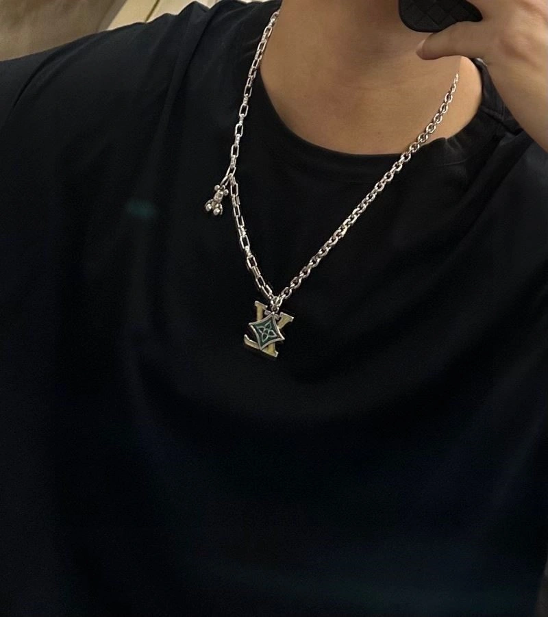 Louis Vuitton Necklaces Lightweight 249349