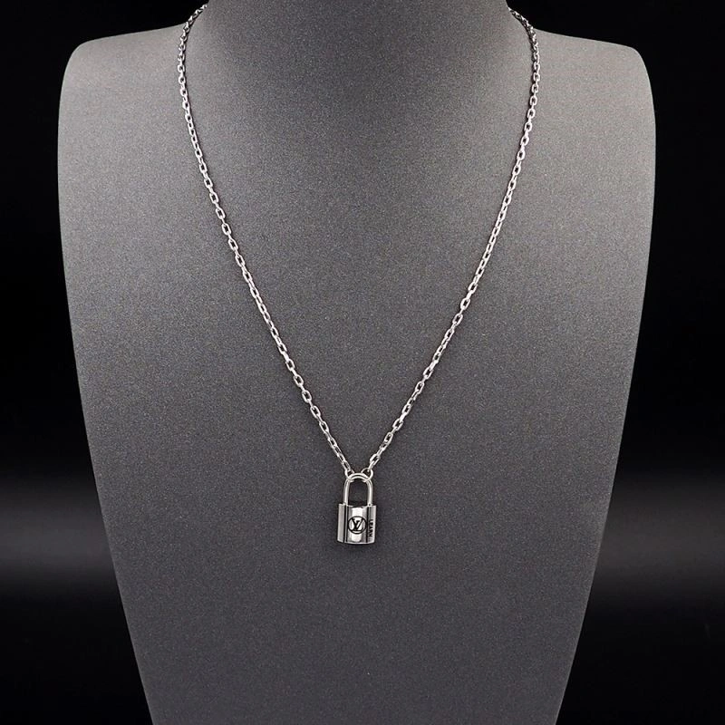 Louis Vuitton Necklaces WrinkleFree 249324