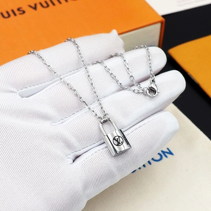 Louis Vuitton Necklaces WrinkleFree 249324