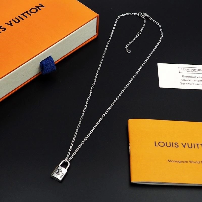Louis Vuitton Necklaces WrinkleFree 249324