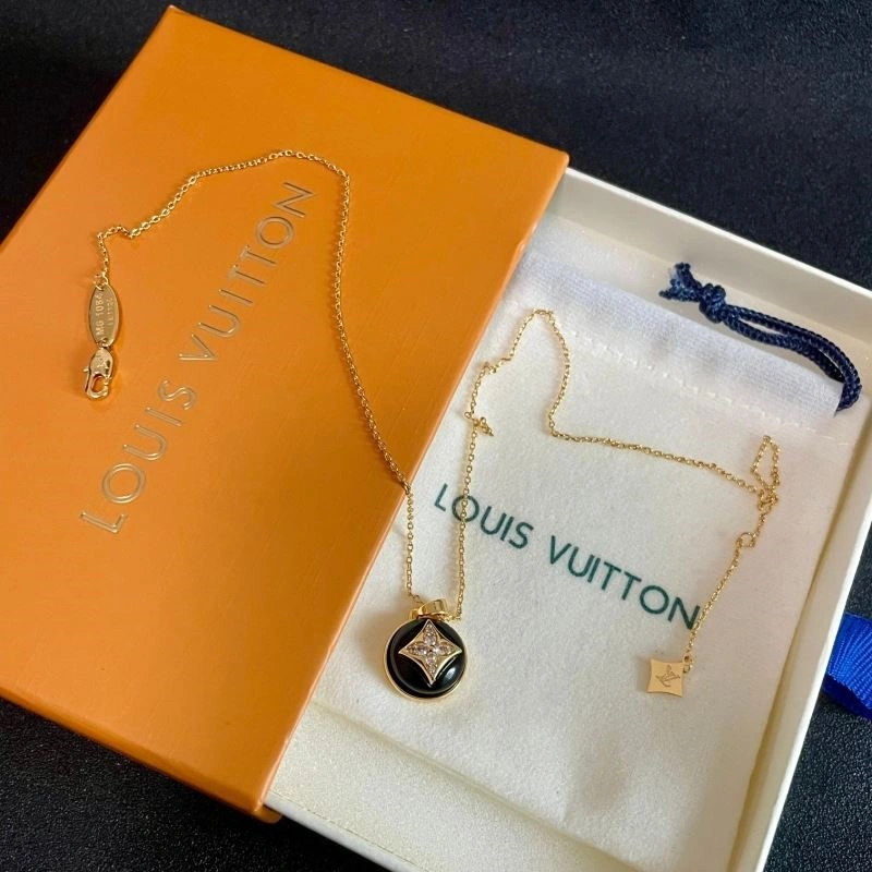 AllSeason Louis Vuitton Necklaces 249317