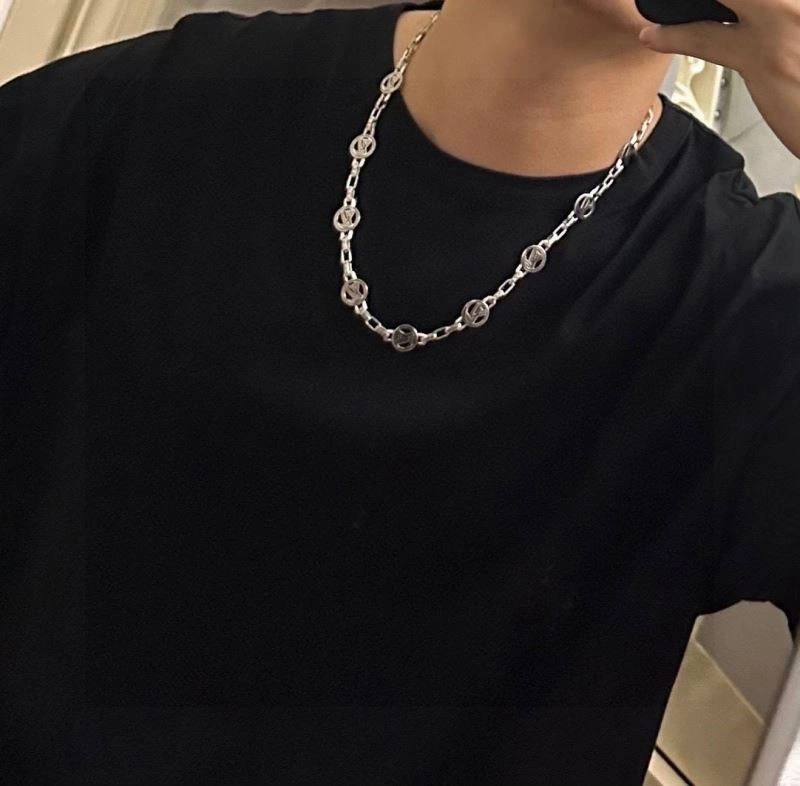 Louis Vuitton Necklaces Trendsetting 249311