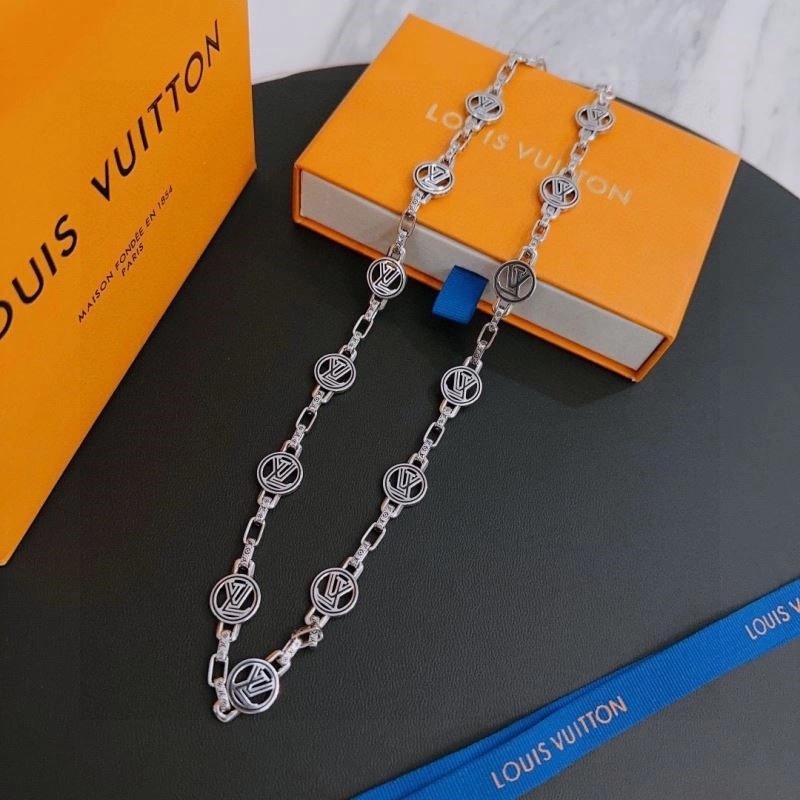 Louis Vuitton Necklaces Trendsetting 249311