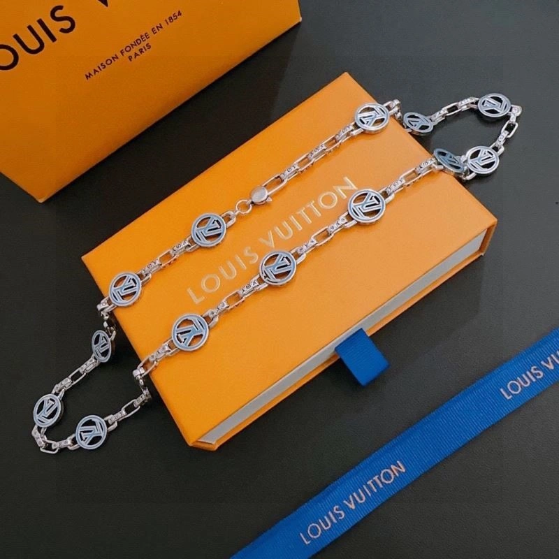Sophisticated Louis Vuitton Necklaces 249321