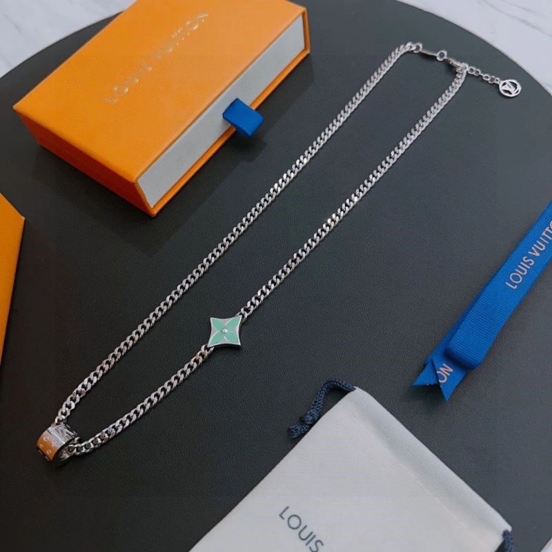 Louis Vuitton Necklaces Youthful 249340