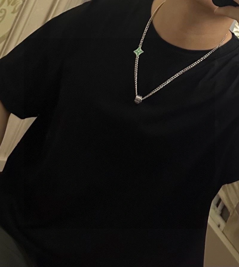 Louis Vuitton Necklaces Youthful 249340