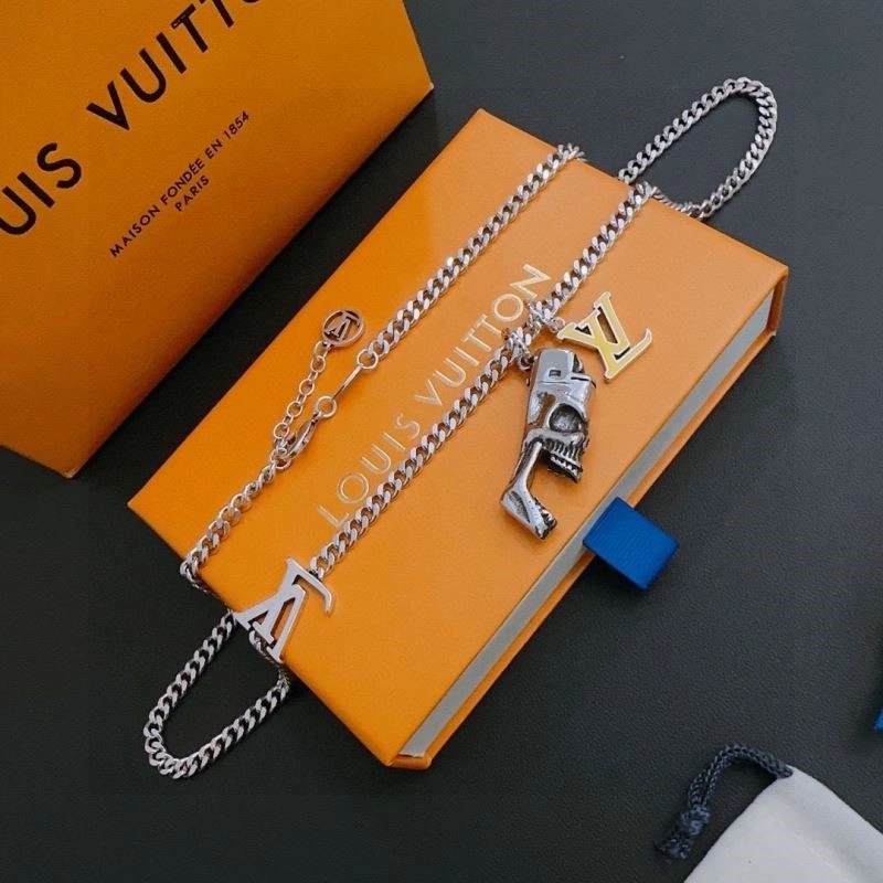 Effortless Louis Vuitton Necklaces 249322