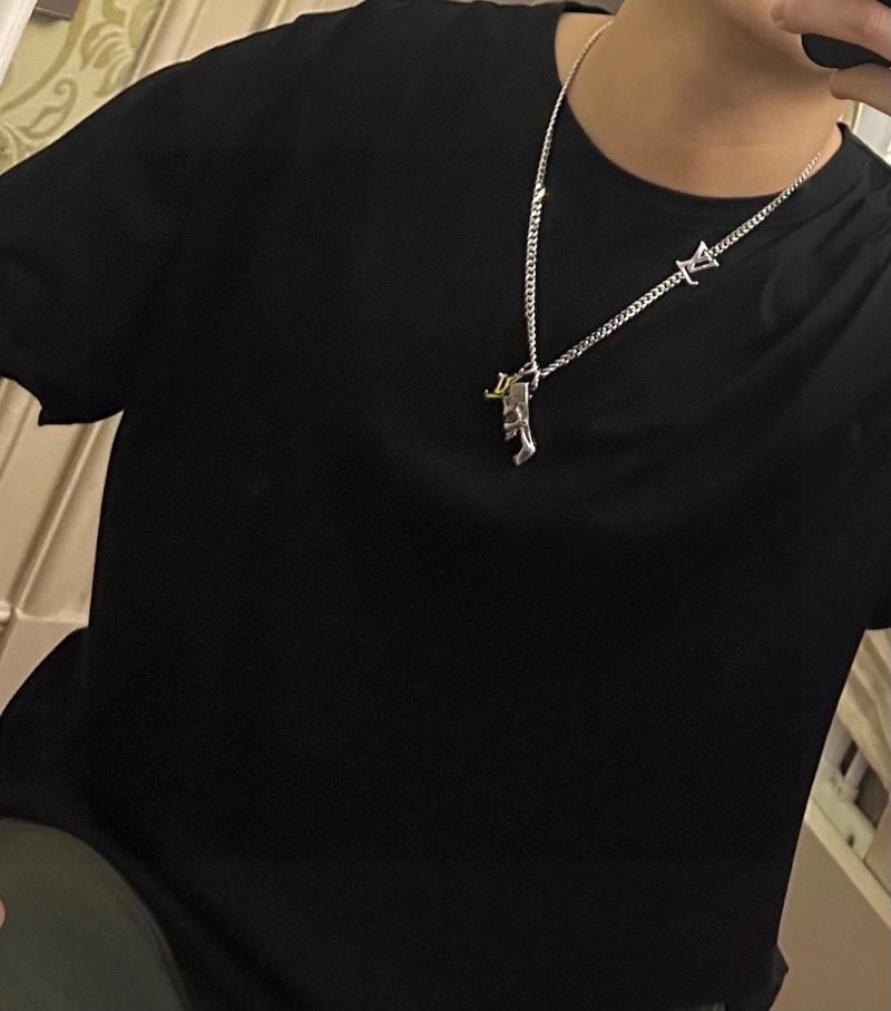 Effortless Louis Vuitton Necklaces 249322
