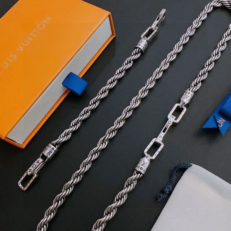 Reliable Louis Vuitton Necklaces 249339