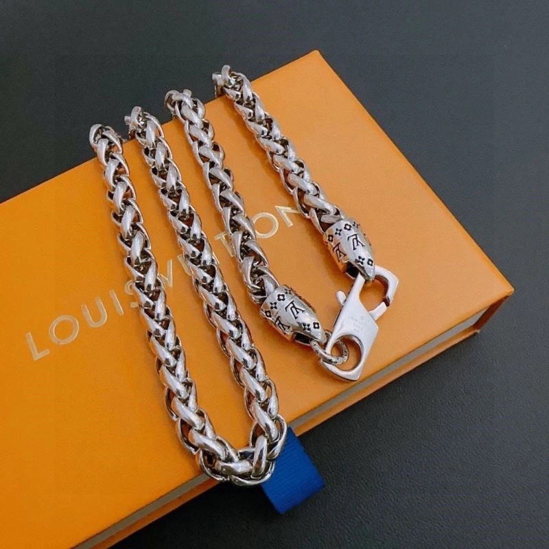 Louis Vuitton Necklaces Elegant 249325