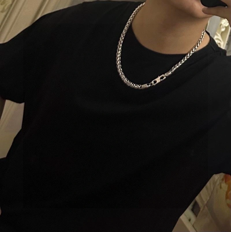 Louis Vuitton Necklaces Elegant 249325