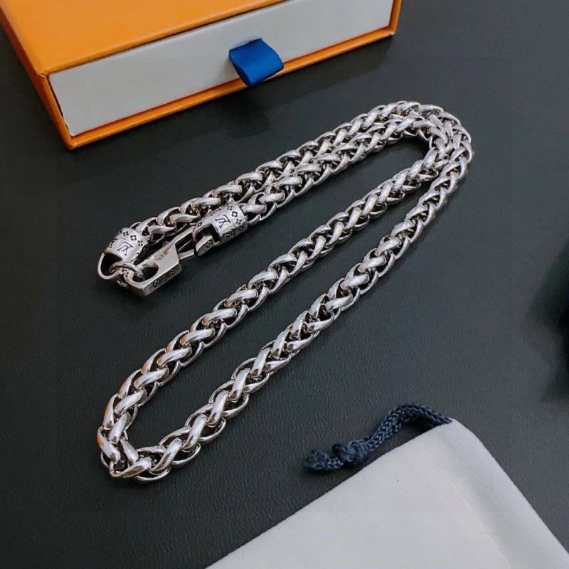 Louis Vuitton Necklaces Elegant 249325